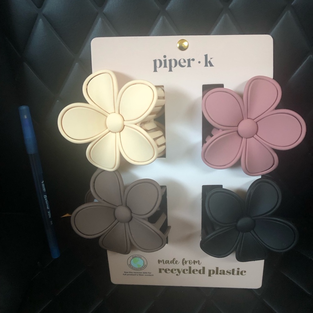 Piper-K : Brand New/Never Used: Floral Claw Clip Set - Pink, Cream, Gray, Black